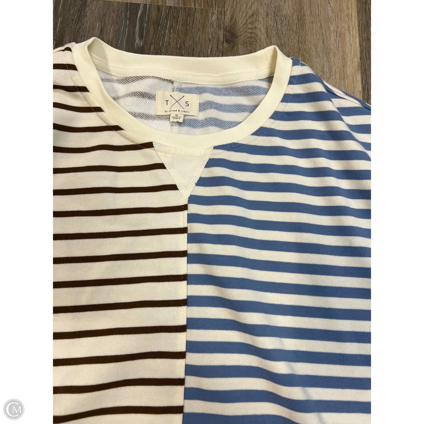 Top Long Sleeve By Thread And Supply In Striped Pattern, Size: M