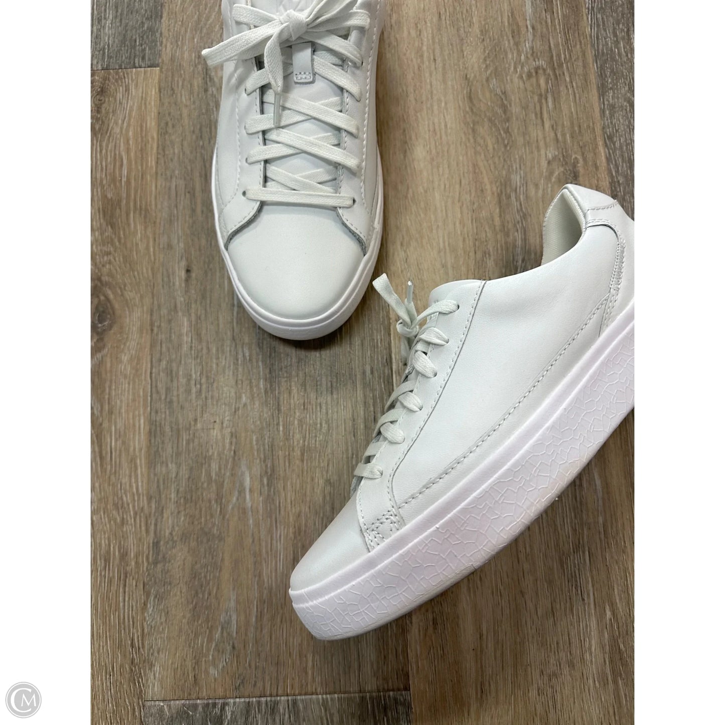 Shoes Sneakers By Kizik In White, Size: 9.5