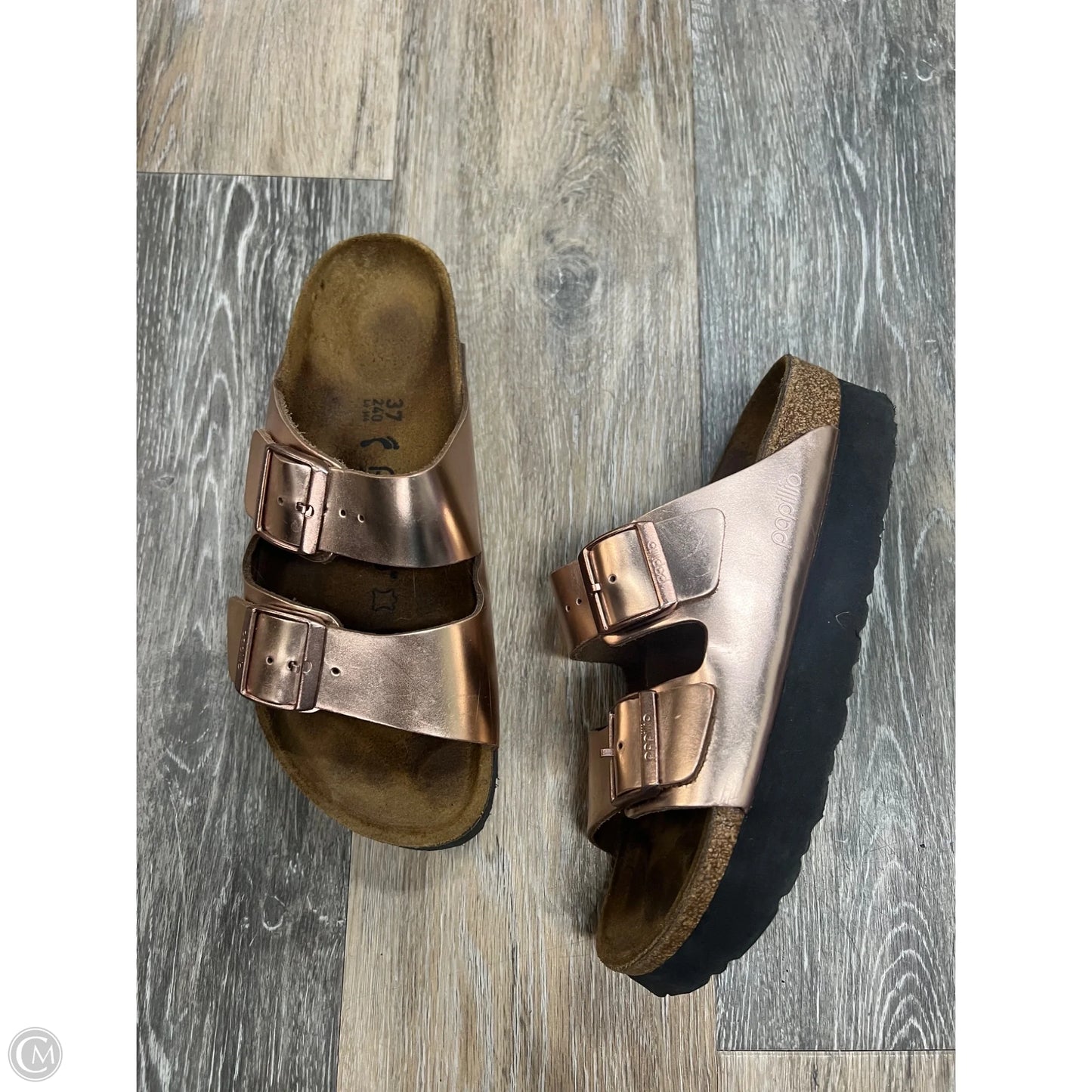 Sandals Flats By Birkenstock In Rose Gold, Size: 6/37