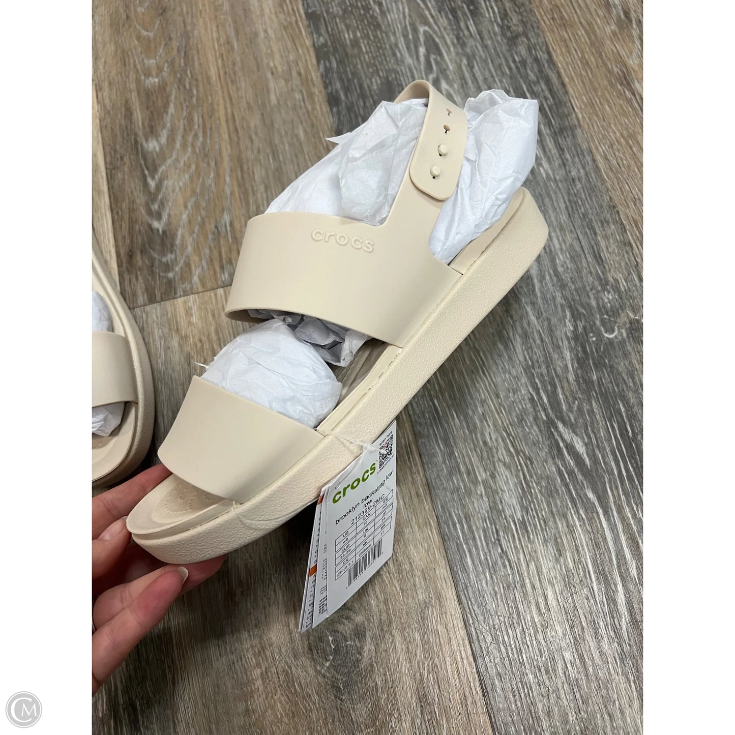 Sandals Flats By Crocs In Cream, Size: 8