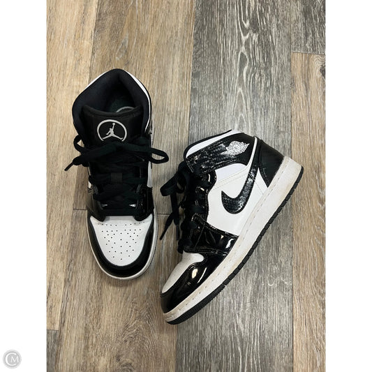 Shoes Luxury Designer By Jordan In Black & White, Size: 6