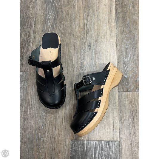 Shoes Flats By TROENTORP In Black, Size: 6
