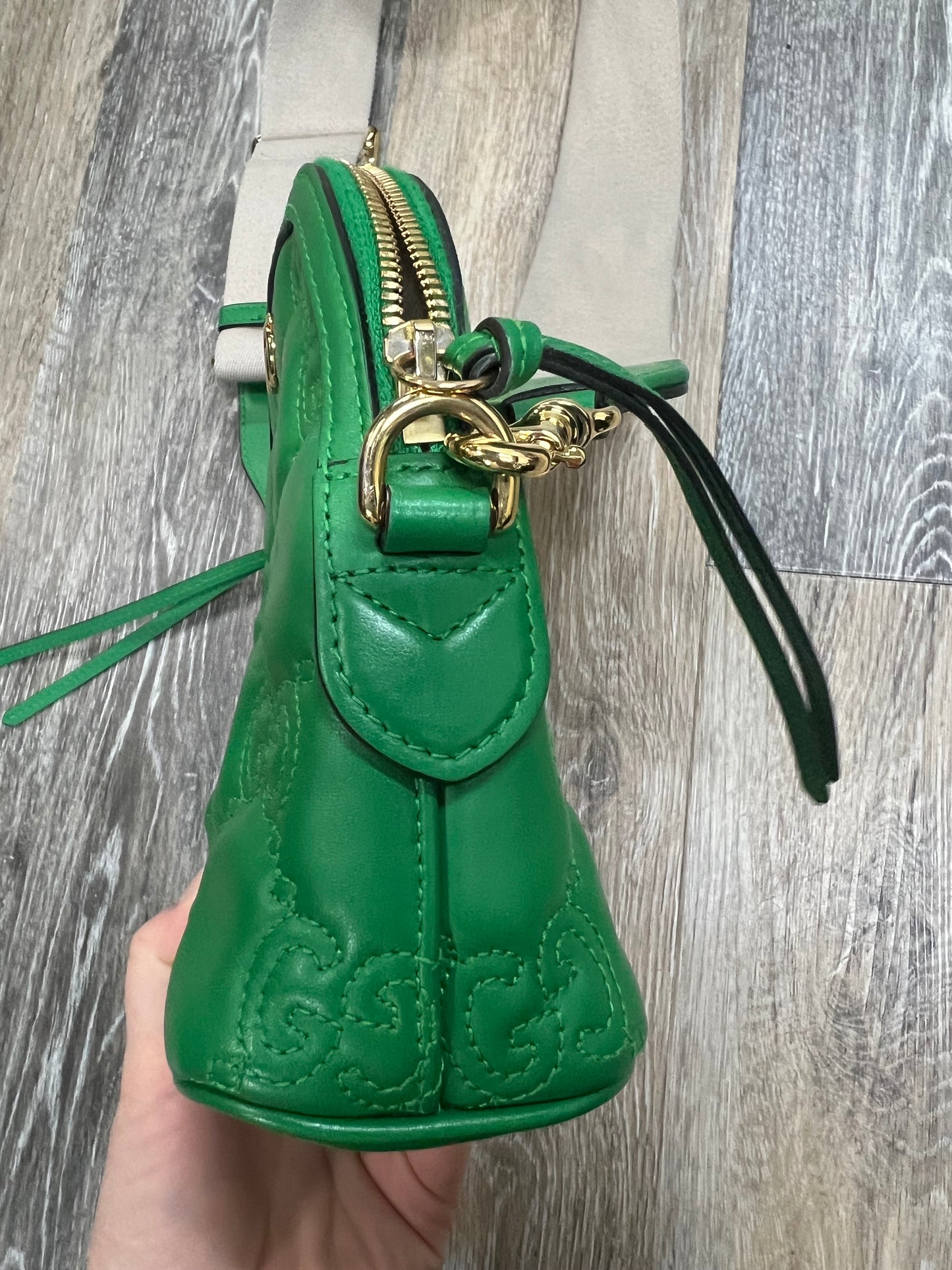 Handbag Luxury Designer By Gucci, Size: Small
