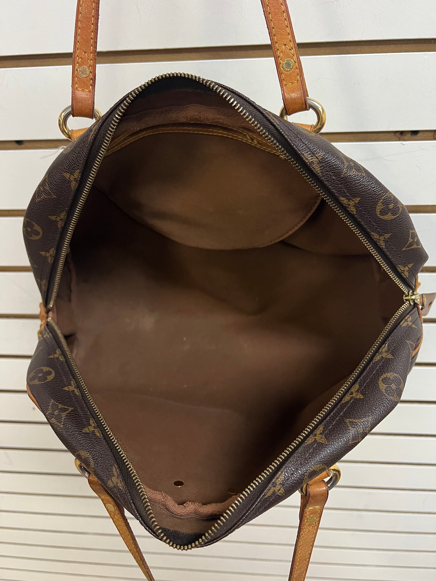 Handbag Luxury Designer By Louis Vuitton, Size: Large