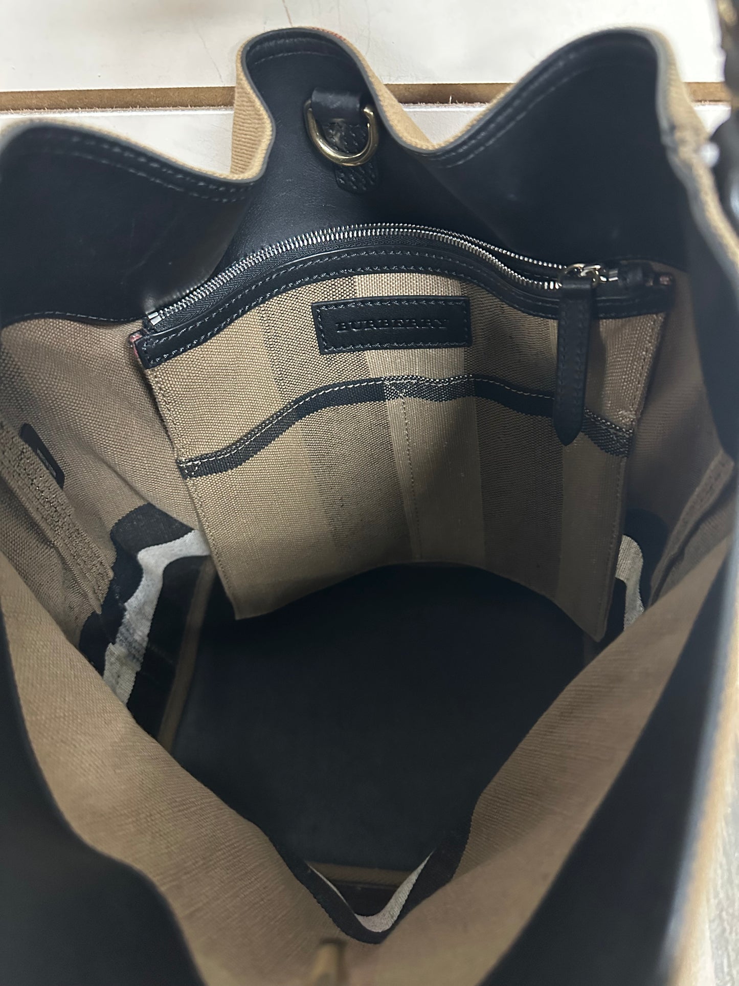 Handbag Luxury Designer By Burberry, Size: Medium