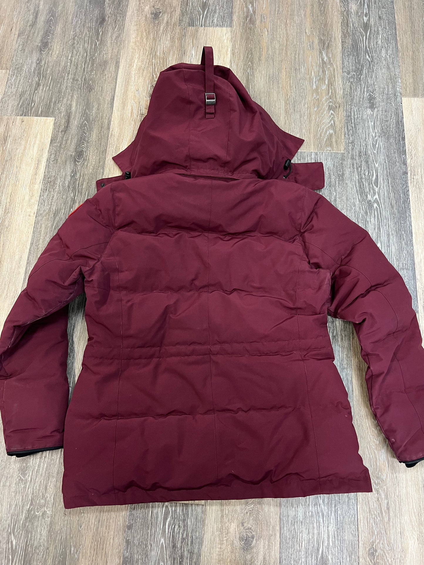 Coat Luxury Designer By Canada Goose In Maroon, Size: Xl