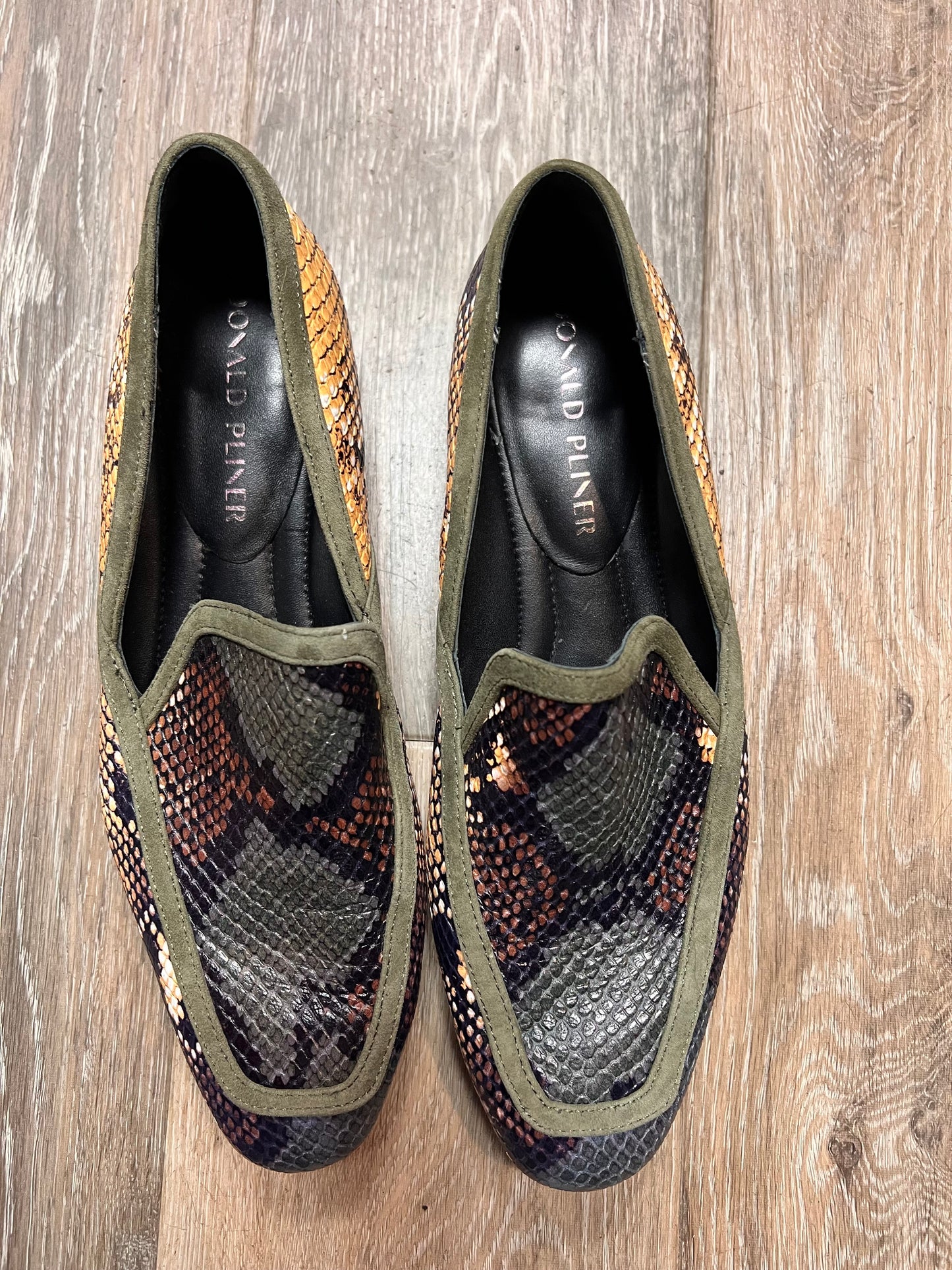 Shoes Flats By Donald Pliner In Snakeskin Print, Size: 8