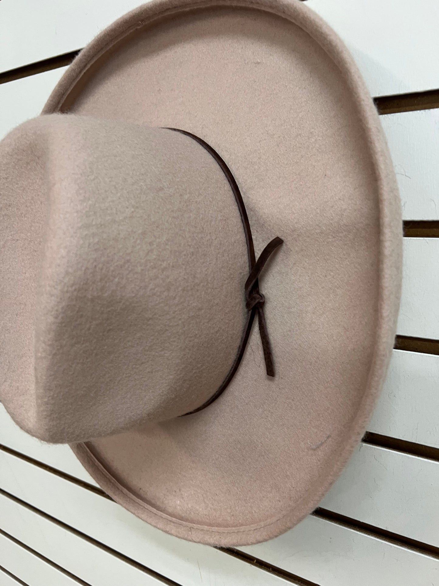 HAT COWGIRL by Olive & Pique In TAN
