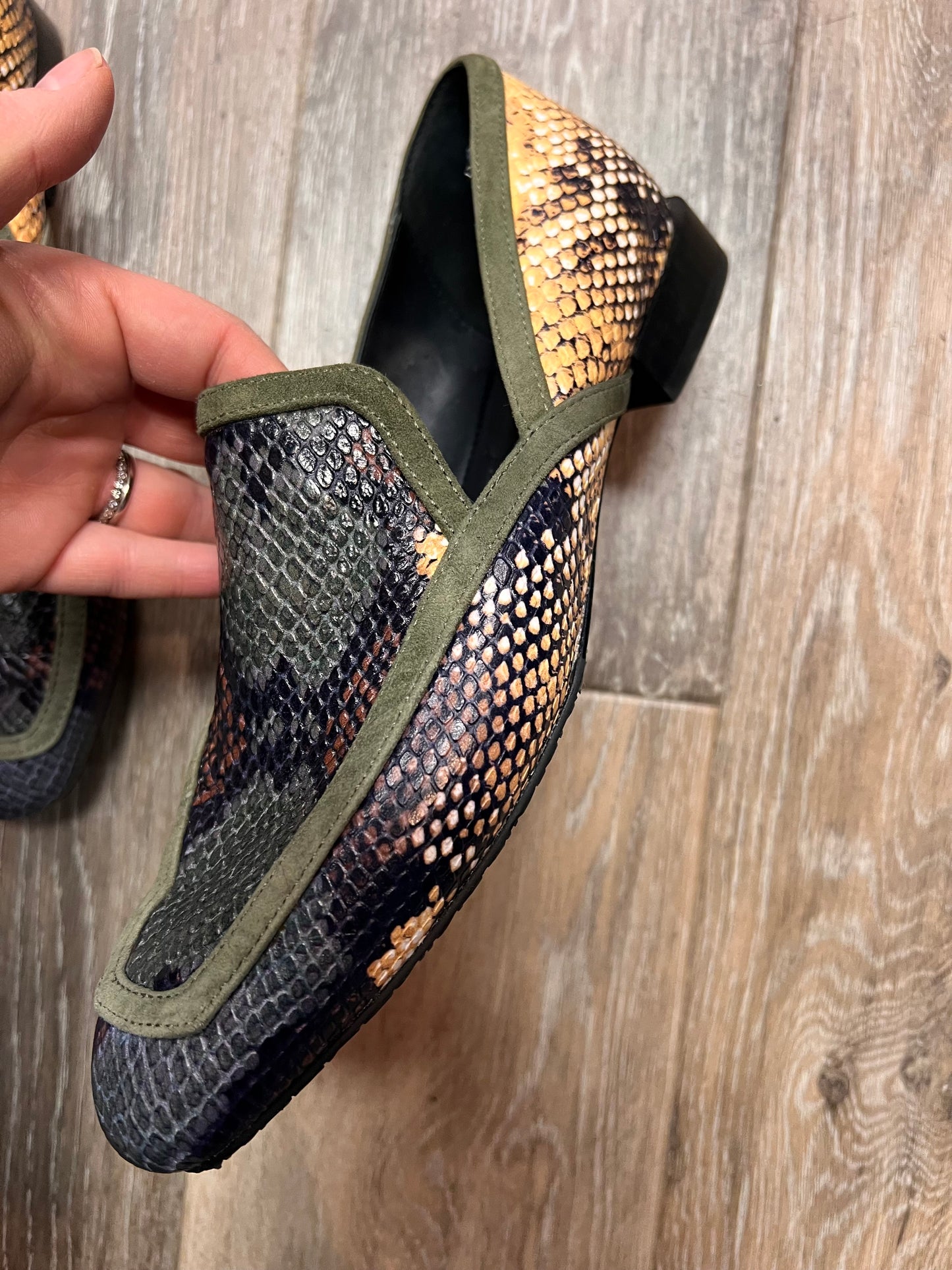 Shoes Flats By Donald Pliner In Snakeskin Print, Size: 8