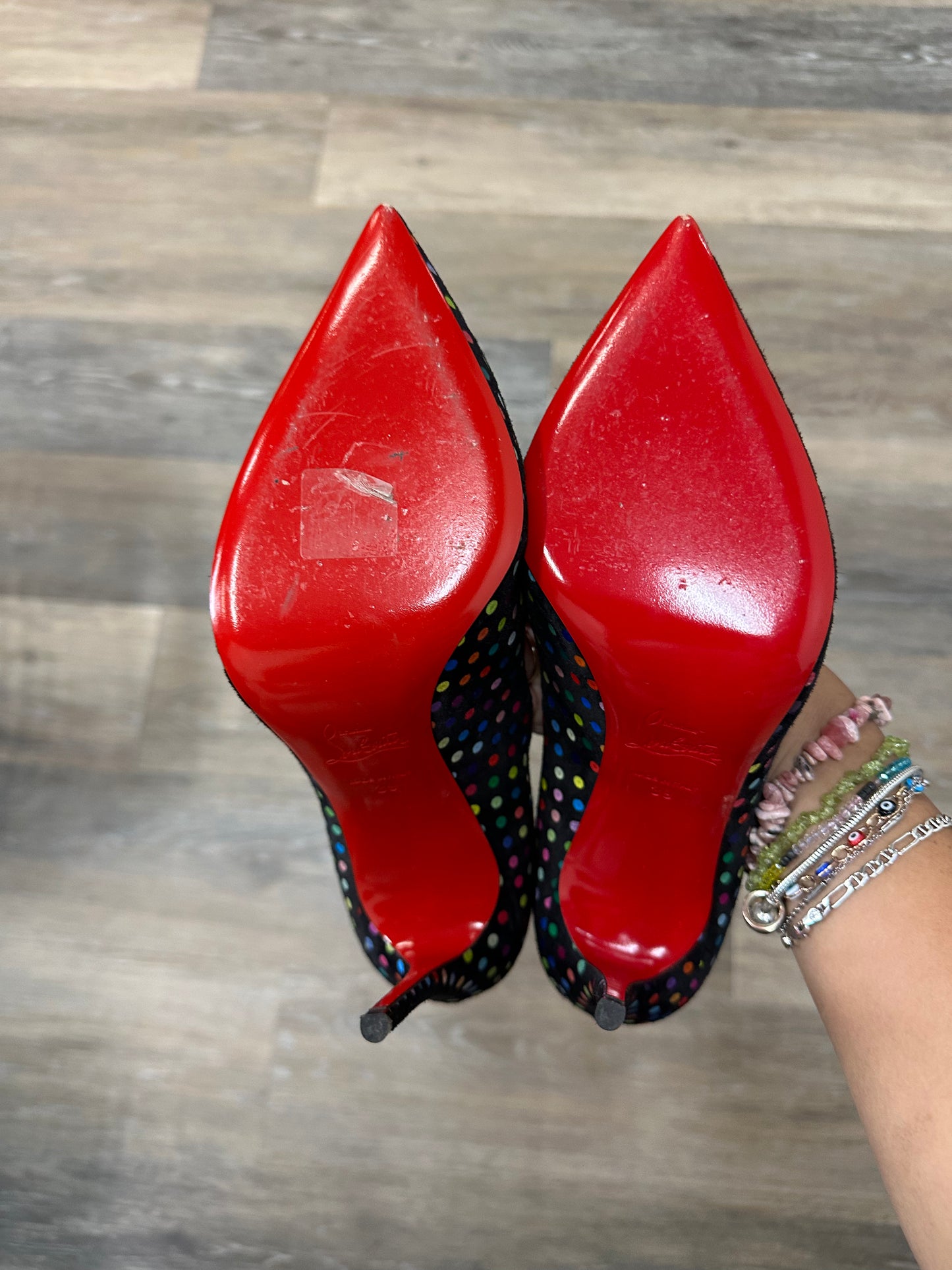 Shoes Luxury Designer By Christian Louboutin In Polkadot Pattern, Size: 8.5