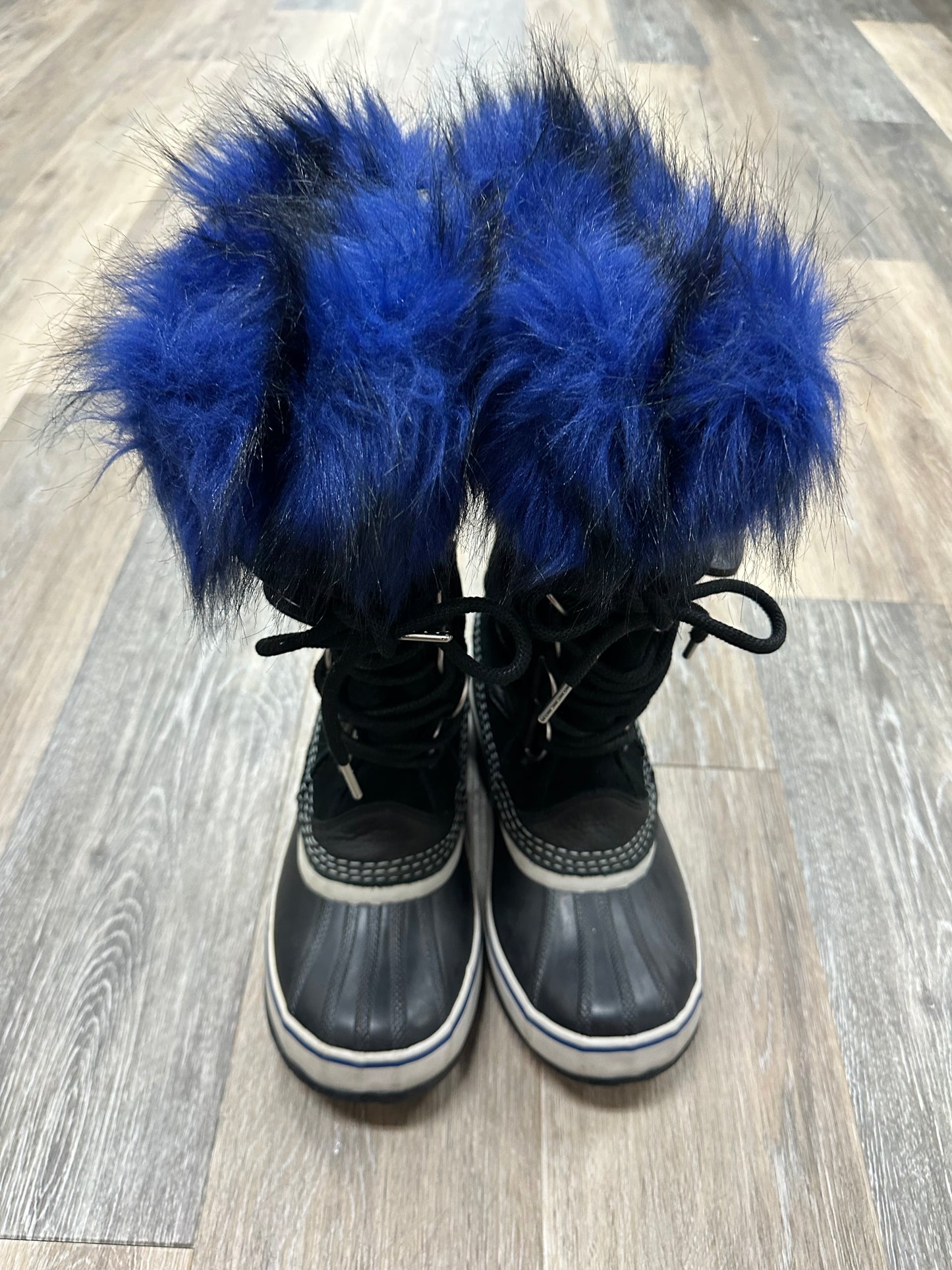 Boots Snow By Sorel  Size: 8