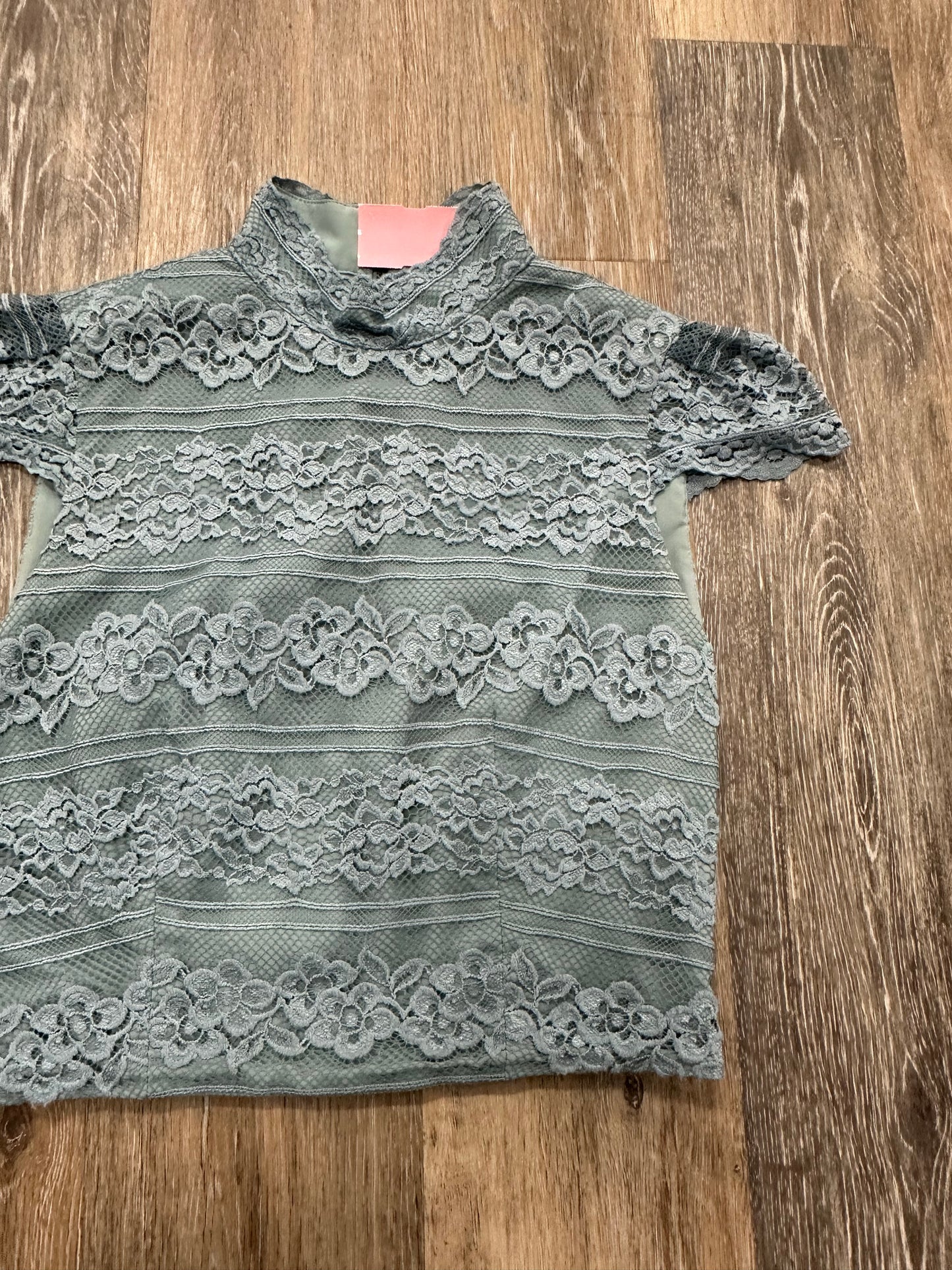 Top Short Sleeve Designer By Alice + Olivia  Size: 6