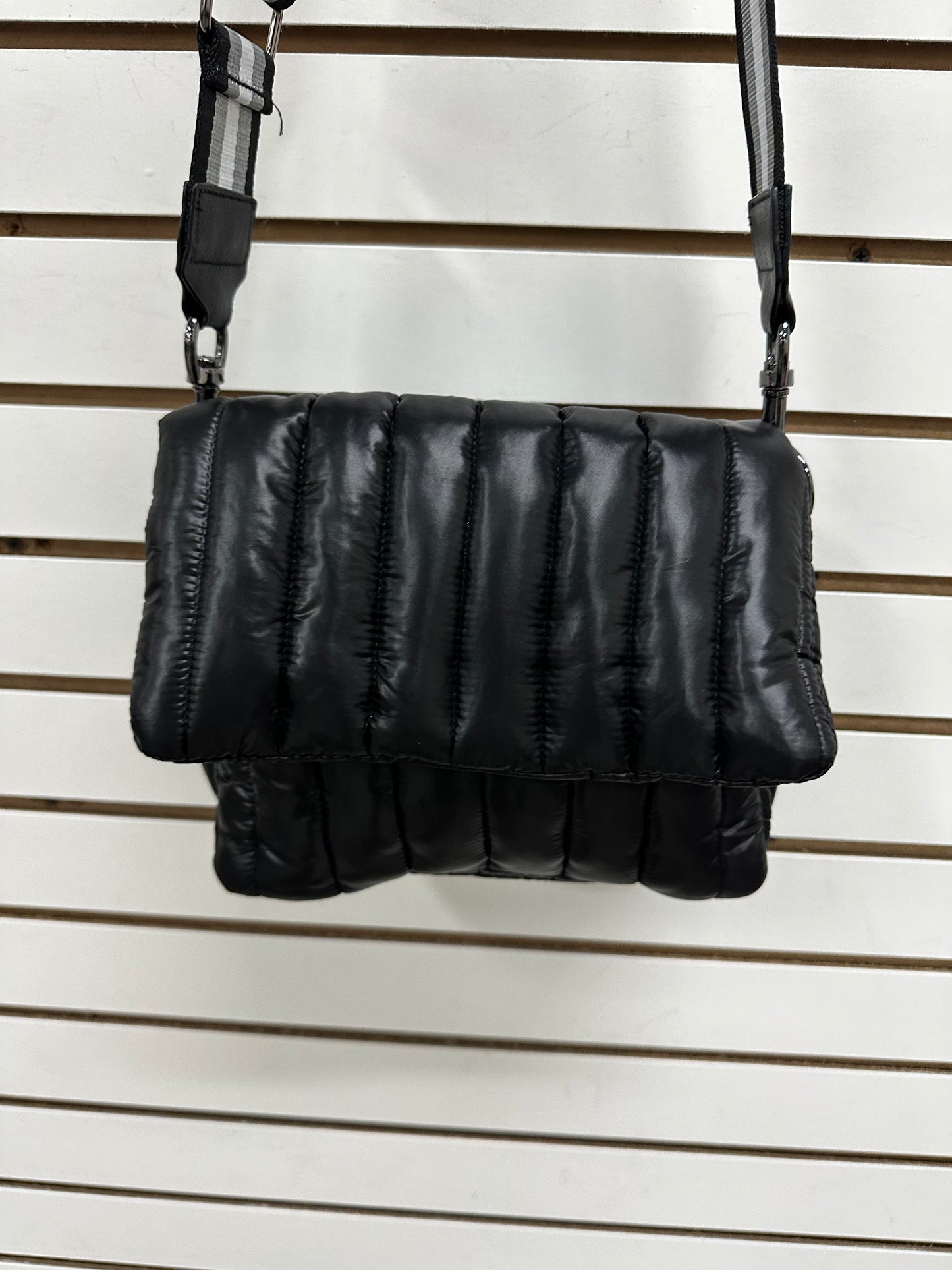 Handbag By Think Rolyn  Size: Small