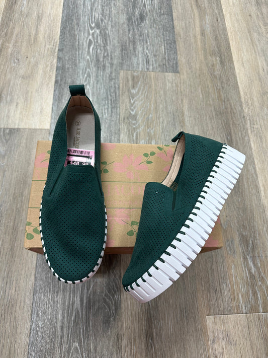 Shoes Athletic By Ilse Jacobsen  Size: 8.5
