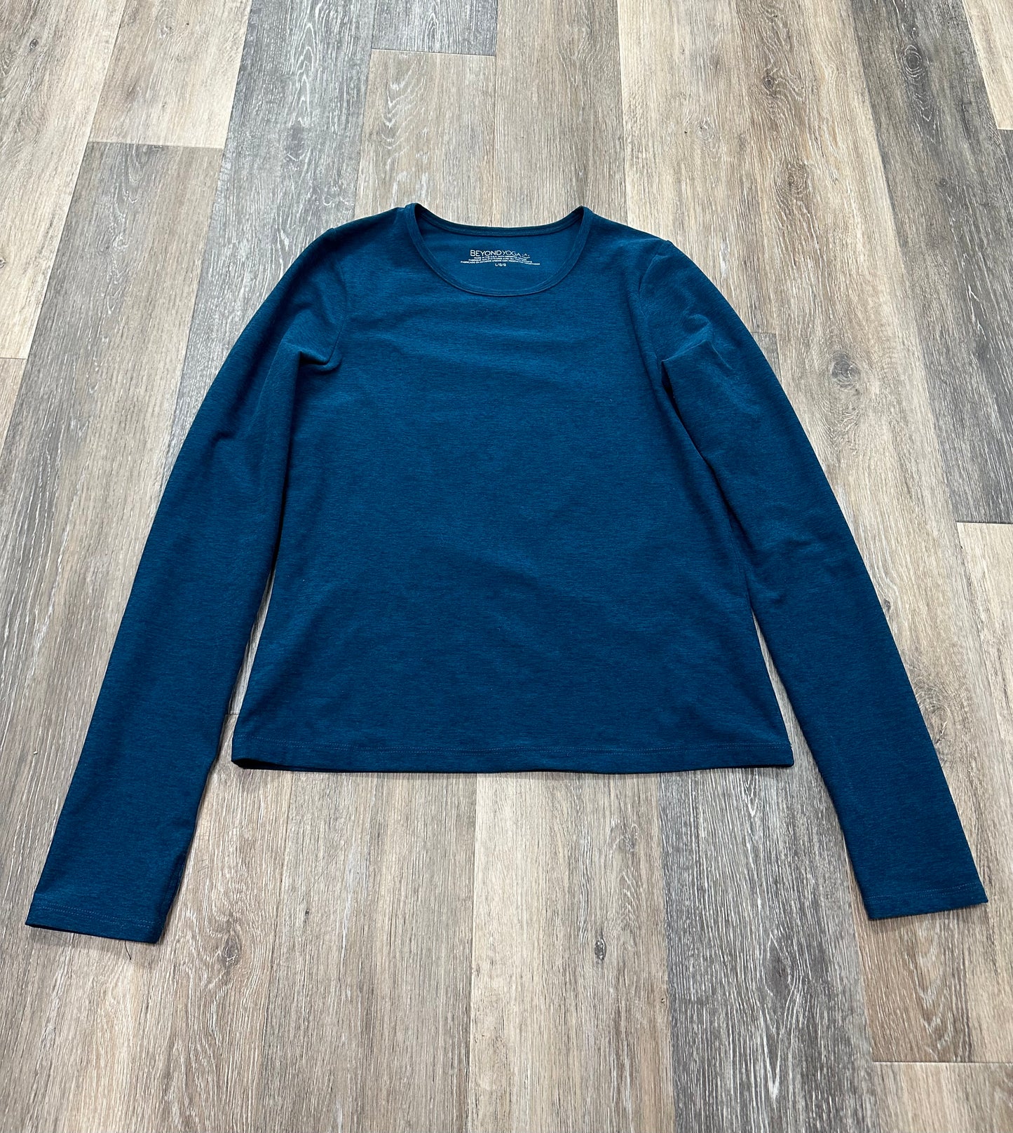 Athletic Top Long Sleeve Crewneck By Beyond Yoga  Size: L